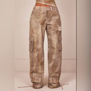 NWT Mars the Label Oversized Camo Cargos